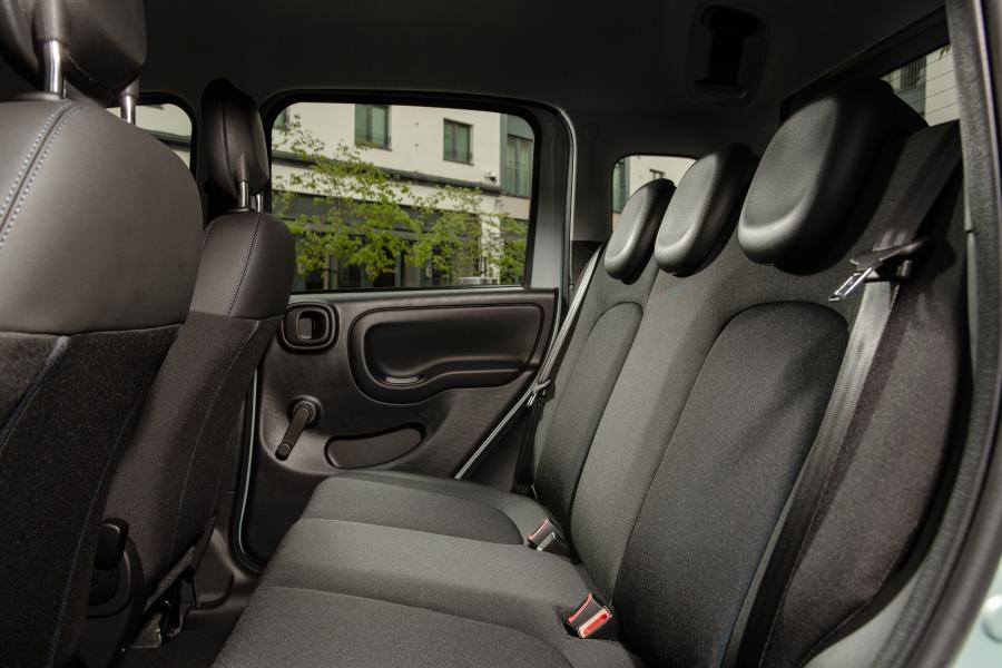 Детали интерьера Fiat Panda Hybrid Launch Edition (319) 2020 года  (UK) (фото 39 из 40)